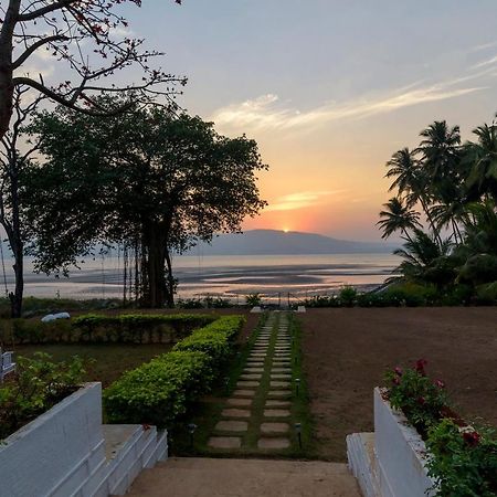Saffronstays Little Paradise, Murud Bagian luar foto