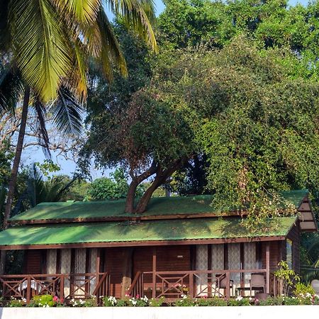 Saffronstays Little Paradise, Murud Bagian luar foto